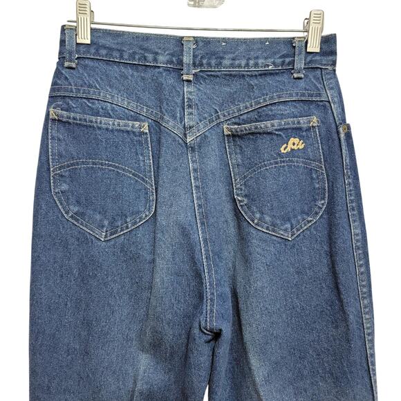 Chic 70s Highwaist Mom Jeans - Picture 2 of 10